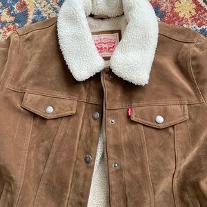 Sherpa lined Levi’s suede jacket